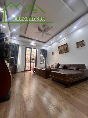 Nhỉnh 200tr/m2. Bán nhà phố Kim Mã Ba Đình 60m2-5T-MT4,2m vị trí đắc địa các phố Kim Mã 5m - 3