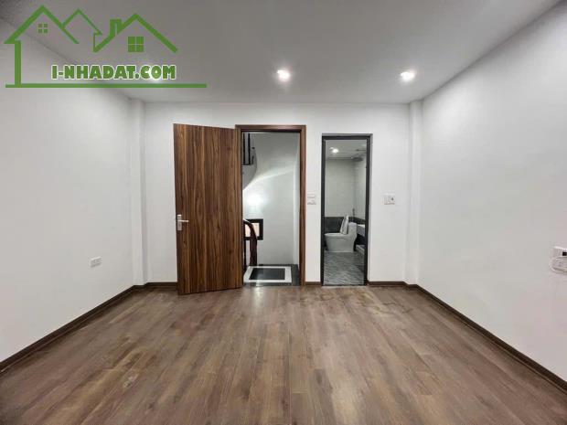 NHÀ ĐẸP PHÂN LÔ - Ô TÔ  ĐỖ CỔNG - NHIỀU TIỆN ÍCH - GIA CHỦ XINH ĐẸP THÀNH ĐẠT - 1