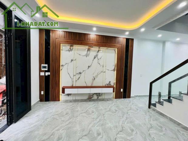 Nhà 3 tầng lô GÓC Quỳnh Cư, Hùng Vương, Hồng Bàng giá chỉ hơn 2 tỷ   LH 0979087664