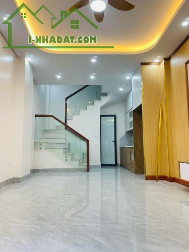BÁN NHÀ XÂY MỚI PHỐ NGỌC TRÌ THẠCH BÀN 35M2 5T Ô TÔ ĐỖ CỔNG NHỈNH 6 TỶ - 1