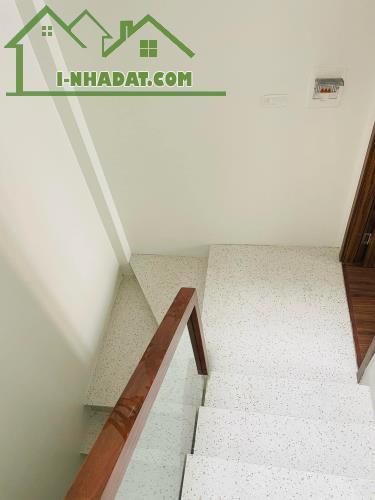 BÁN NHÀ XÂY MỚI PHỐ NGỌC TRÌ THẠCH BÀN 35M2 5T Ô TÔ ĐỖ CỔNG NHỈNH 6 TỶ - 5