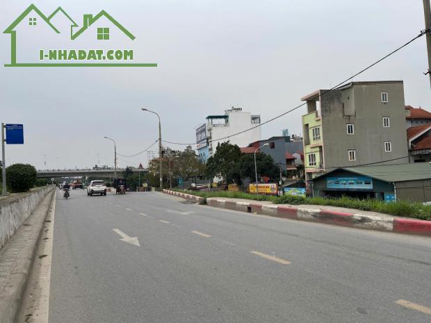Bán đất Cự khối 40m - MT 4m - vuông vắn - oto đỗ cổng 3,4tỷ - 1