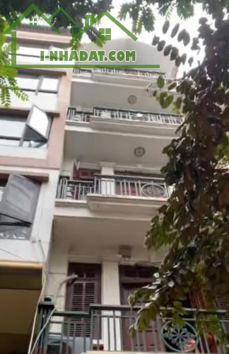 Cho thuê nhà riêng Dương Khuê, Cầu Giấy 40m x 5T, 8 phòng giá 20 triệu, vỉa hè, ô tô tránh