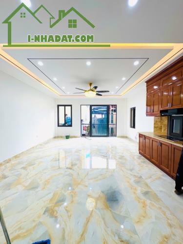 BÁN NHÀ PHỐ NGUYỄN VĂN CỪ, LONG BIÊN, 6 TẦNG, THANG MÁY, 3 THOÁNG, DT 51M2-CHỈ HƠN 9 TỶ - 1