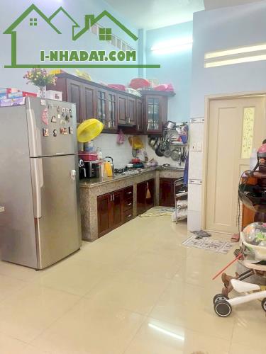 Bán nhà 3 lầu 62m2 hẻm 90 đường Bông Sao Phường 5 Quận 8 - 1
