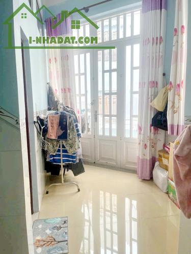 Bán nhà 3 lầu 62m2 hẻm 90 đường Bông Sao Phường 5 Quận 8 - 3