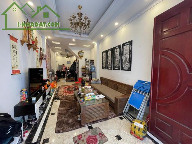 Chủ gửi Bán GẤP! Nhà 4 tầng đẹp long lanh phố Sài Đồng, lô góc sáng thoáng, 45m, nhỉnh 6tỷ