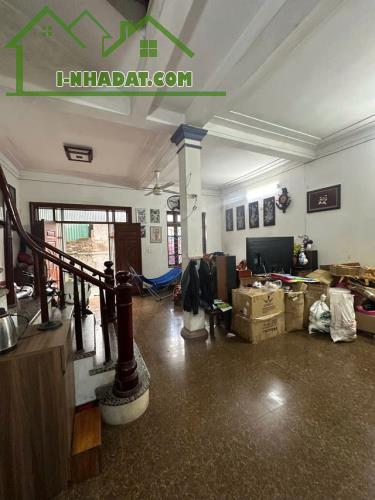 Bán nhà phố Thượng Thụy Tây Hồ 60m 2 tầng, mặt tiền 7.7m,13.8 tỷ.Ô tô tránh