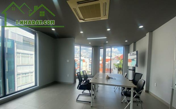 Cho thuê văn phòng khu sân bay tòa nhà có thang máy pccc giá 5tr