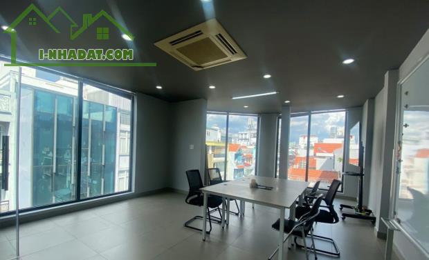 Cho thuê văn phòng khu sân bay tòa nhà có thang máy pccc giá 5tr - 3