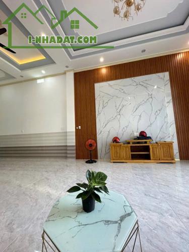 CHÍNH CHỦ BÁN NHÀ 5X20M, ĐANG CHO THUÊ 7TR/TH. NGAY CHỢ BÌNH CHÁNH. 670TR