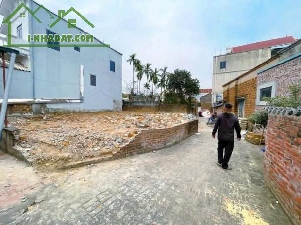 bán đất xã hữu văn dường ô tô cách chợ chỉ 200m giá chỉ hơn 10tr m