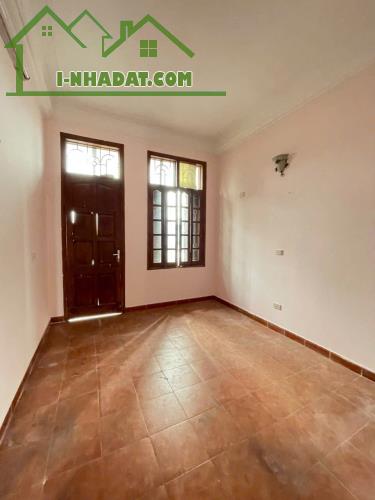 Bán Nhà 2 Mặt Ngõ Hoàng Đạo Thành. Thanh Xuân. Ô Tô. DT 80m2. 4 Tầng. Giá 14,75 Tỷ.