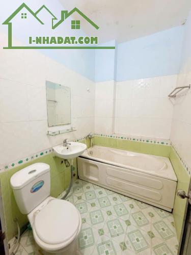 Bán nhà MTKD Đông Hưng Thuận 10 ,Quận 12 , đường 12m, 4 x 10m chỉ 4,67 tỷ TL - 1