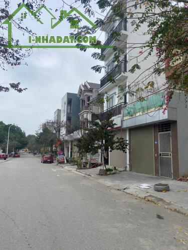 Bán nhà 3 tầng tại KDC số 2, Phường Liên Bảo, TP. Vĩnh Yên, Vĩnh Phúc, giá ưu đãi, 6,5 - 5