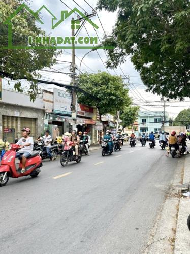 Bán Nhà Măt Tiền Ngang 8M 3 Tầng Hoàn Công - 9,9 tỷ Ngay Gigamall Phạm Văn Đòng. - 1