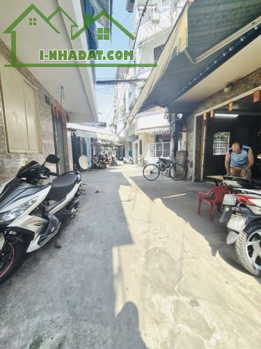 Nhà hẻm xe hơi đường Âu Cơ, phường 10, Quận Tân Bình
