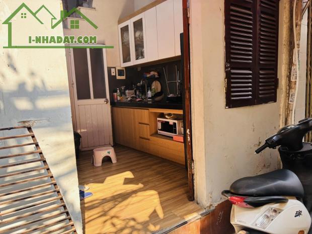 BÁN NHÀ 4 TẦNG ĐỘI CẤN 16M2 BA ĐÌNH 2.2 TỶ NGÕ THÔNG Ô TÔ ĐỖ CỬA KINH DOANH LÀM VĂN PHÒNG - 4