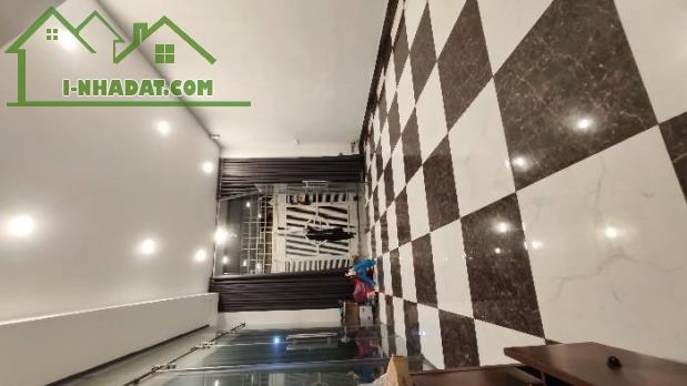 HẺM XE TẢI 8M - GÓC 4 TẦNG - 4M x 17M - THIẾT KẾ CỰC THOÁNG - GẦN EMART PHAN HUY ÍCH - 1