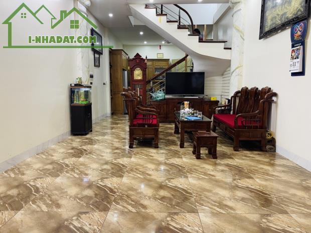 BÁN NHÀ KIM GIANG – ÔTÔ ĐỖ CỬA -NGÕ THÔNG – DT:55m2 GIÁ 8,5 Tỷ