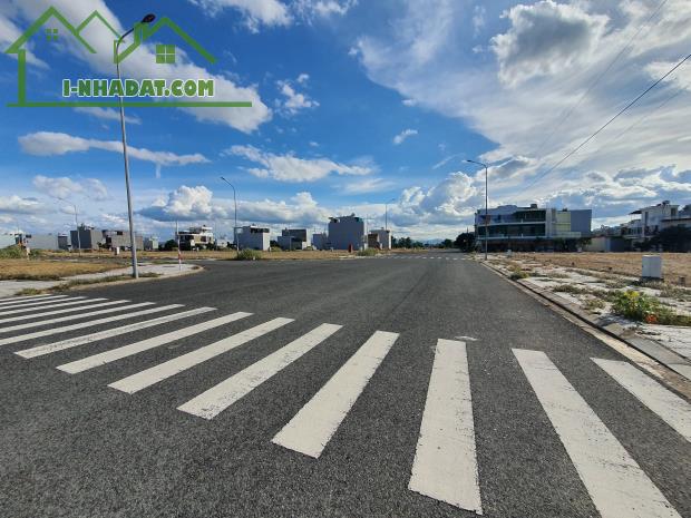 Lô LK Phú Thạnh mặt tiền đường 25m Phan Trọng Đường, lô sạch đẹp, full thổ cư
