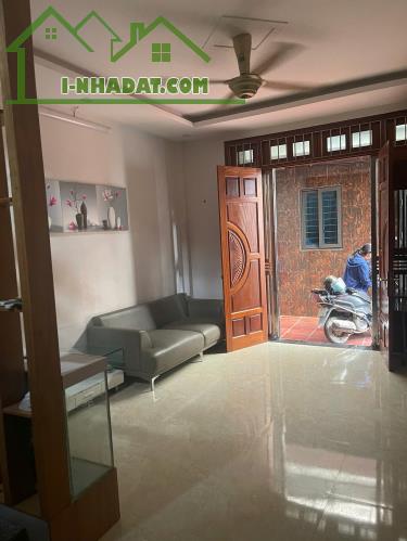 Bán nhà dân xây ở ngay Kiến Hưng, Hà Đông 30m x 5 tầng, 5 tỷ - 1