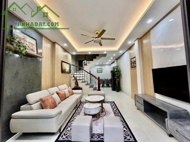 Bán Nhà Ngõ 268 Ngọc Thuỵ 48m2-Hơn 7 tỷ-DÂN XÂY-FULL NỘI THẤT- PHÁP LÝ CHUẨN-Ô TÔ GẦN  + v - 2