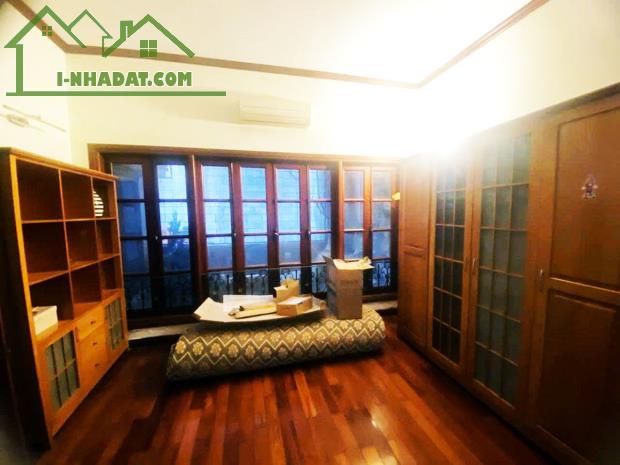 Nhà 4 tầng, 113m², mặt ngõ Nguyễn Thái Học, Ngọc Khánh, Ba Đình - 3.2 tỷ, sổ đỏ - 2