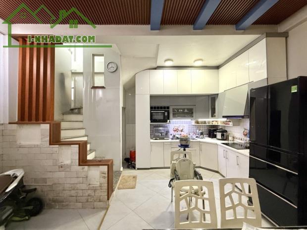 Bán nhà Quan Nhân, Thanh Xuân. 30m2 x 5 Tầng. MT 5m. Ngõ nông. Ô TÔ. Hơn 7 Tỷ. - 1