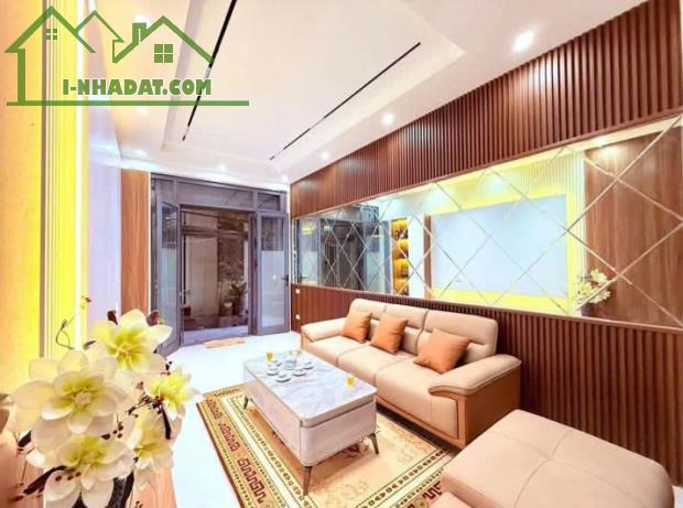💚 NGÕ THÔNG KINH DOANH GỐC ĐỀ 7,3 TỶ/ 36 M2/ 4,5 TẦNG - NHÀ MỚI ĐẸP FULL NỘI THẤT.