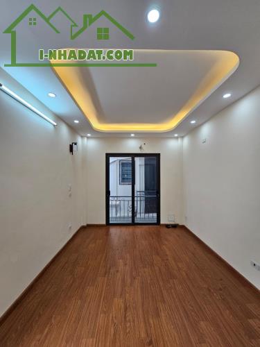 Chính chủ gửi Bán GẤP nhà 5 tầng Ngọc Lâm, ô tô cách 15m, 38m, MT 3.5m, nhỉnh 6 tỷ - 3