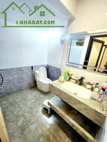 Bán nhà riêng phố Trần Khát Chân, ngõ 3 - gần phố - 40m2, 3 tầng, mặt tiền 5m - Nhỉnh 7 Tỷ - 4