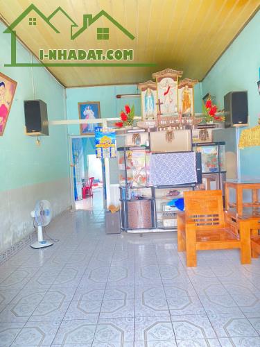 NGƯỜI QUEN GỬI BÁN CĂN NHÀ CẤP 4 GẦN TRƯỜNG LÊ HỒNG PHONG