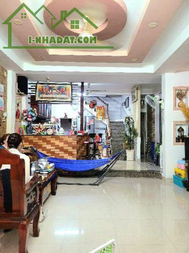 BÁN NHÀ Q8 DẠ NAM 86m2 HẺM XE HƠI NHÀ ĐẸP.