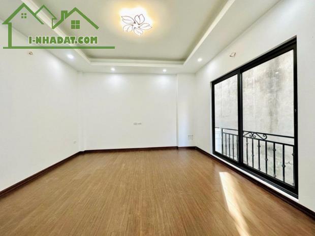 HIẾM 💥 NHÀ ĐẸP NGÔ GIA TỰ - LONG BIÊN 30m2 x MT 6m, SẴN DÒNG TIỀN - Ô TÔ ĐỖ CỔNG 💸 4.7 T