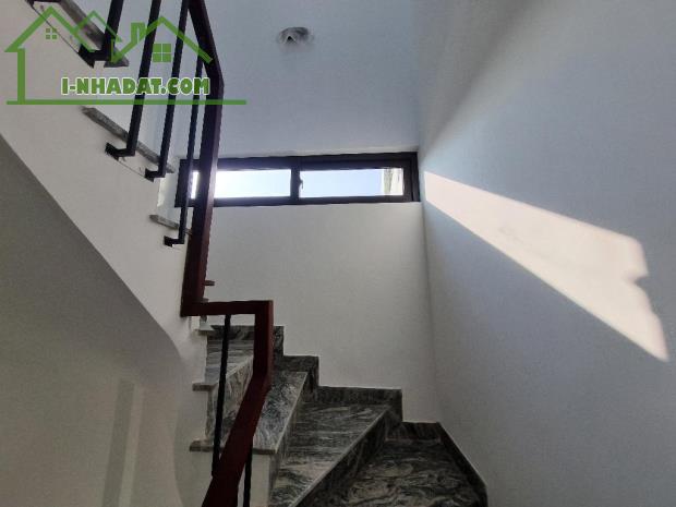 BÁN NHÀ PHÂN LÔ NGỌC THỤY - 31M² - 5 TẦNG - 5.9 TỶ - Ở NGAY  🏡