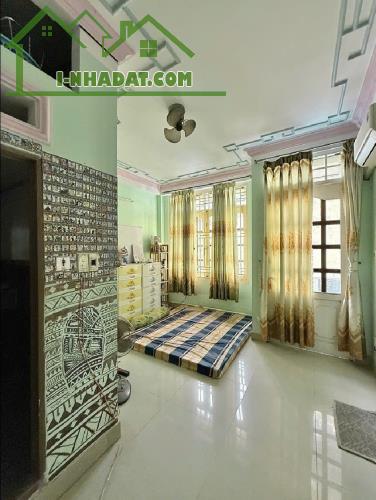 180m2 DTSD Cạnh Khu Bắc Hải - 4 tầng BTCT cách đường xe hơi 2 căn Nhỉnh 4 Tỷ - 2