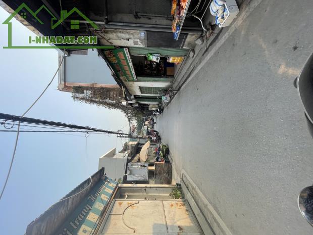 ĐẤT PHỐ TRẠM,ĐẦU CẦU VĨNH TUY Ô TÔ VÀO ĐẤT,50m2 ,Giá 6,5 tỷ ,