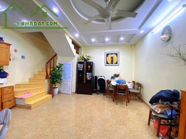 Bán nhà Ngọc Hà 65m mặt tiền 5.2m giá 11 tỷ