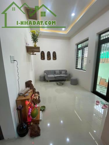 Bán nhà cấp 4 ngay biển vs chợ Ninh Vân  Ninh Hoà góc 2mt 0985451850 - 2
