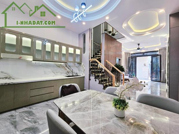 BÁN NHÀ NHƯ "BIỆT THỰ" - 4x12m² - 3 TẦNG, 4PN - P.15, TÂN BÌNH - TẶNG NT- NHỈNH 4 TỶ - 1