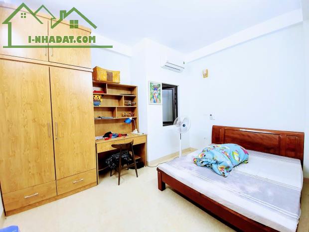Siêu phẩm –Bán nhà 5 tầng mới coong  - Ngõ 68 nguyễn văn Linh – Giá sập sàn 4,x tỷ - 1