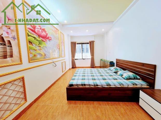Siêu phẩm –Bán nhà 5 tầng mới coong  - Ngõ 68 nguyễn văn Linh – Giá sập sàn 4,x tỷ