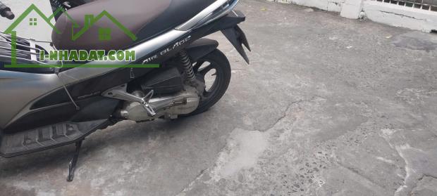 ♪ Nhà Hoàng Diệu gần Chợ Mới, kiệt thông, 64m2, ngang 4.5m, gác lửng gỗ, giá tốt 2.32 tỷ - 2