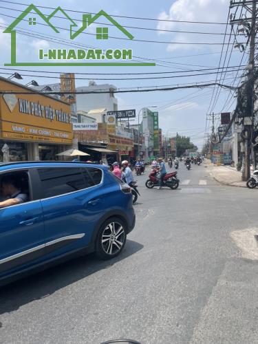 Bán nhà mặt tiền 9,2x27m giá 27 tỷ Đường Nguyễn Ảnh Thủ