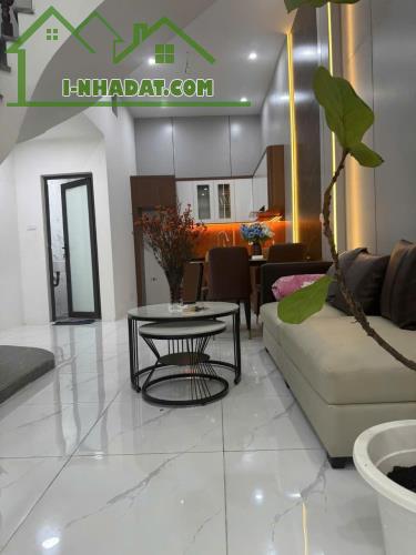 bán nhà Hoàng Mai 40m Nguyễn Khoái, gần ô tô diện tích rộng, nhà ở luôn - 3