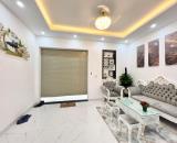 Bán nhà Phố Trạm 5 Tầng lô góc, DT 40 m2, 5PN 3WC 8Tỷ