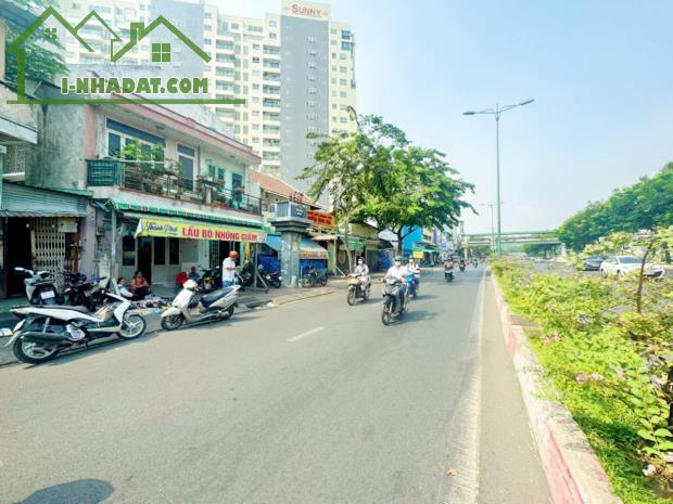 bán nhà mặt tiền