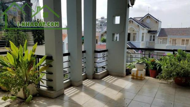 Bán nhà mặt tiền Tạ Quang Bửu, tặng nội thất, 6x18 chỉ 20 tỷ - 1