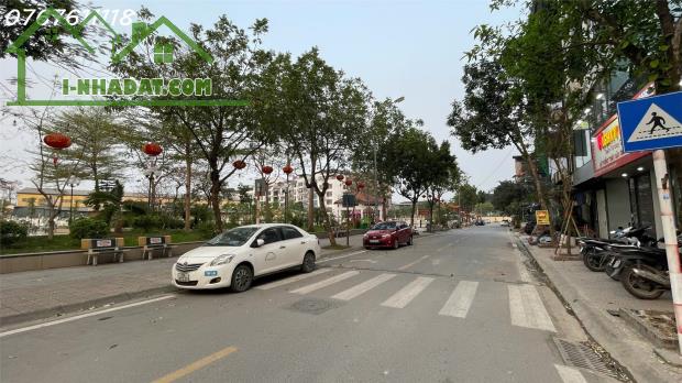 Bán nhà Lâm Hạ, lô góc,view công viên Hồ đh,hợp xây tòa nhà VP,115m*3T,MT7m, 32 tỷ